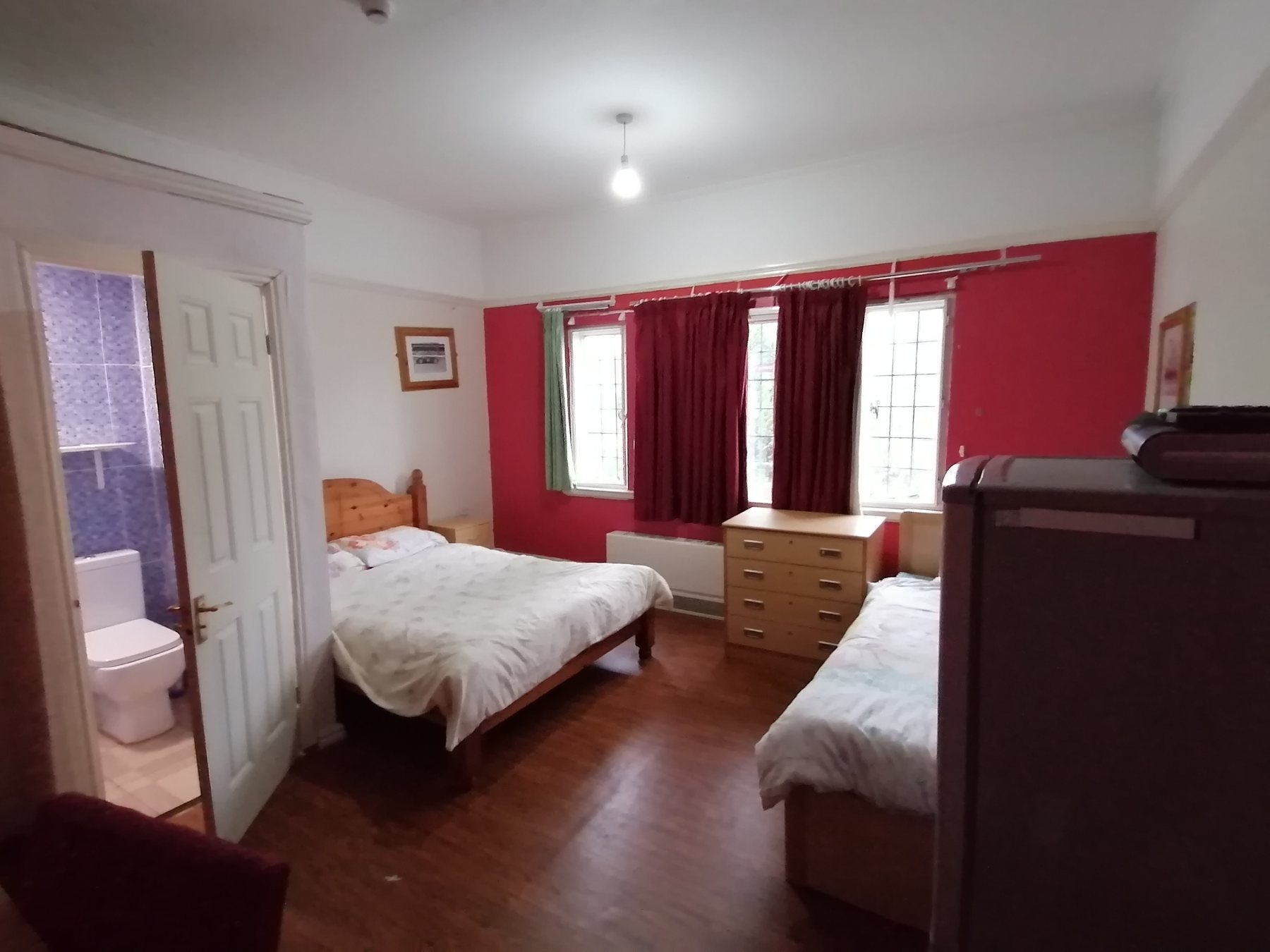 Guest room photograph supplied for accommodation enquiries